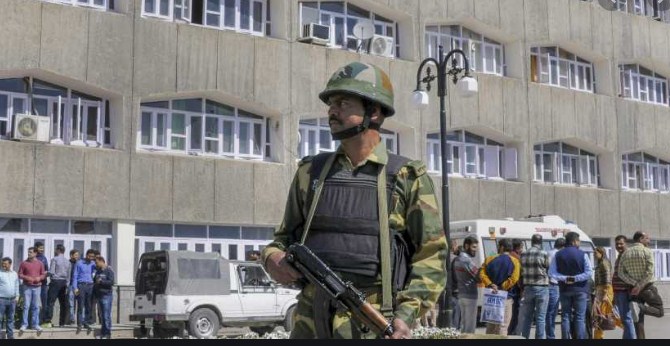 J-K govt defers 'darbar move' to Srinagar, focuses on e-office project